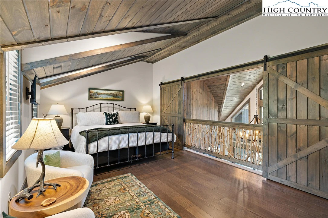 Image number 5 for the current listing