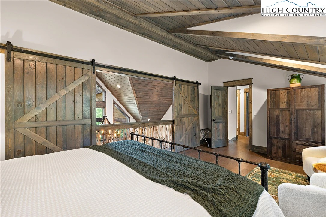Image number 6 for the current listing