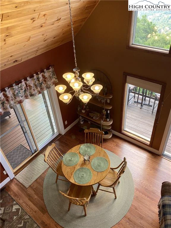 Image number 15 for the current listing