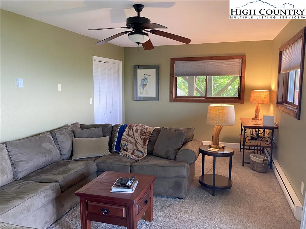Image number 8 for the current listing