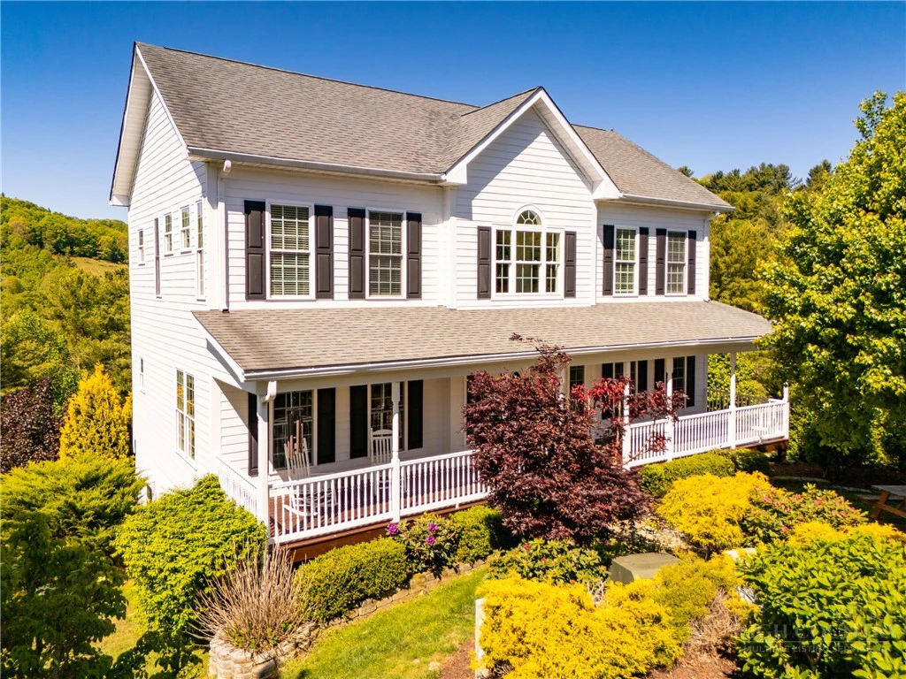 Image number 1 for the current listing