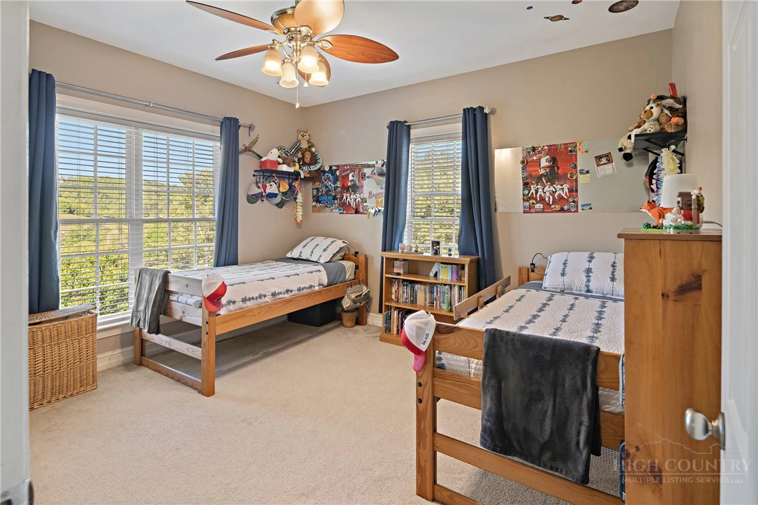 Image number 7 for the current listing