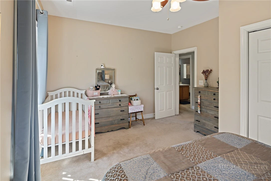 Image number 8 for the current listing
