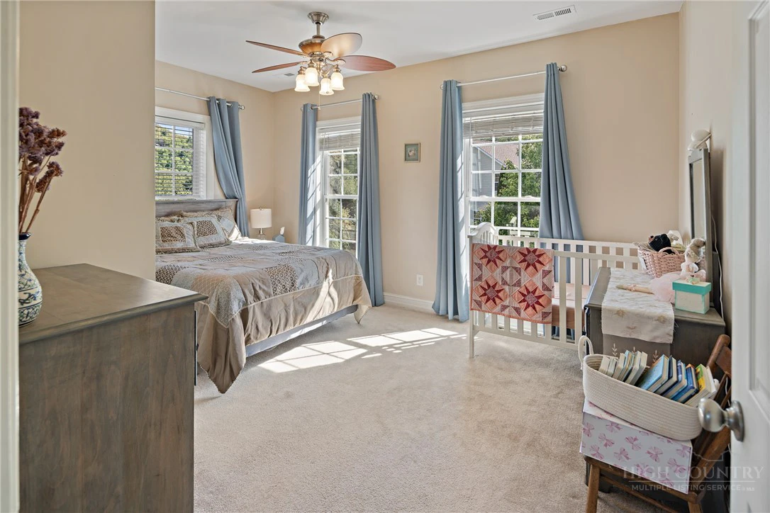 Image number 9 for the current listing