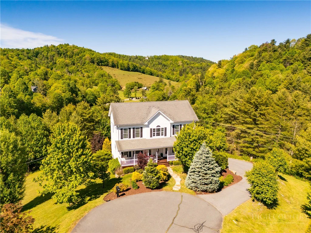 Image number 17 for the current listing