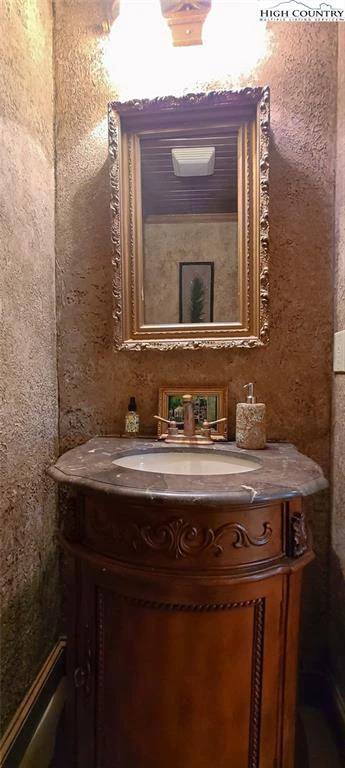Image number 6 for the current listing