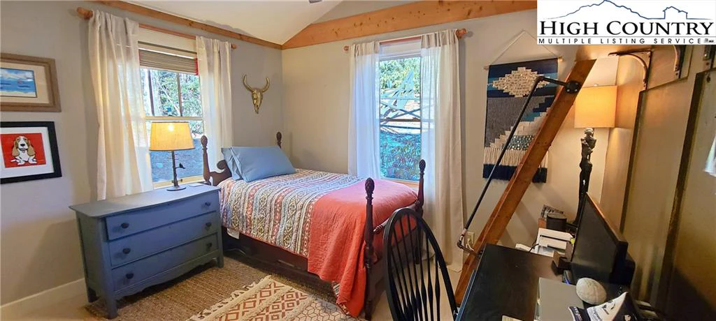 Image number 7 for the current listing