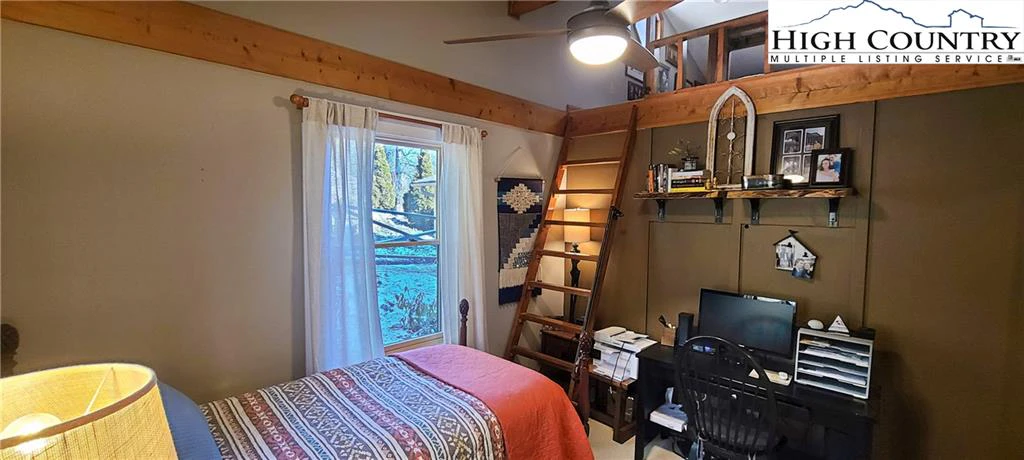 Image number 8 for the current listing