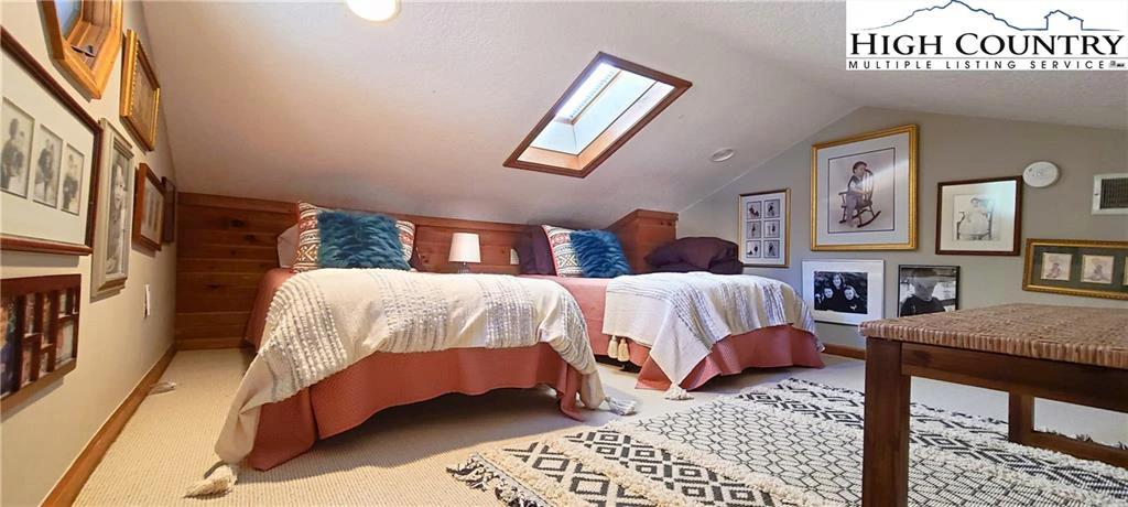 Image number 9 for the current listing