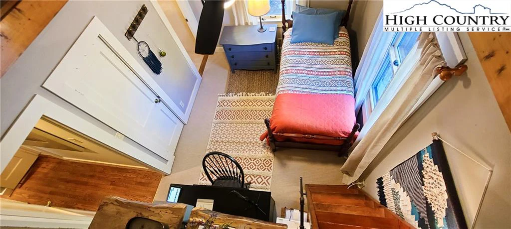 Image number 10 for the current listing