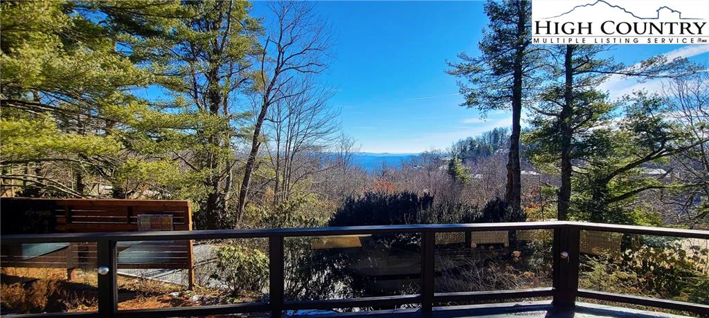 Image number 17 for the current listing