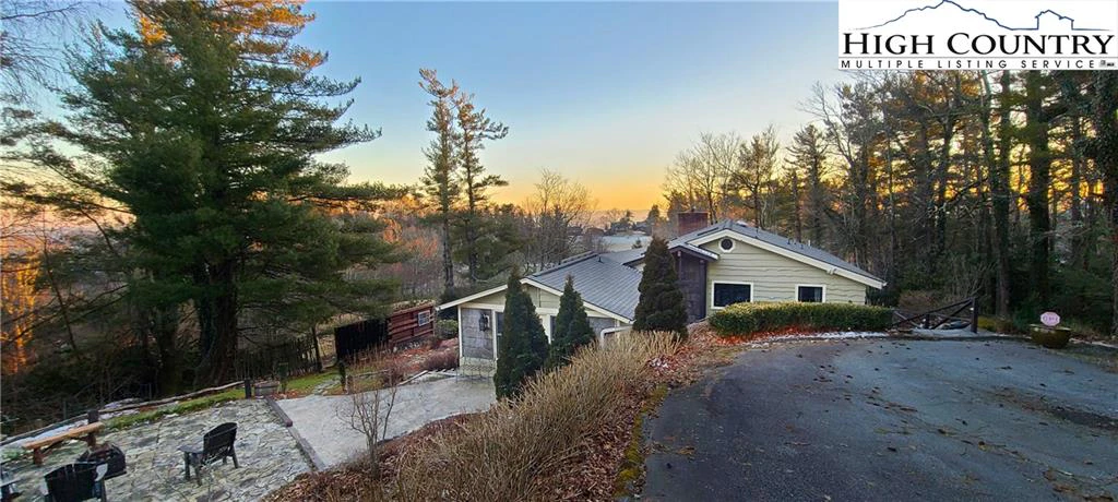 Image number 18 for the current listing