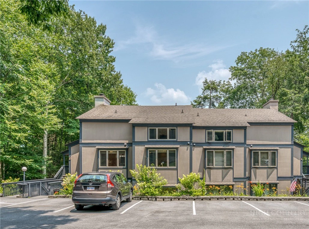 Image number 10 for the current listing