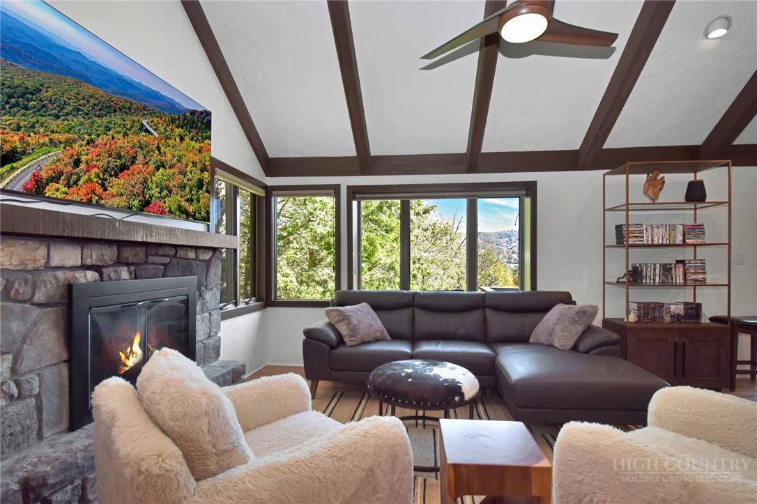 Image number 12 for the current listing