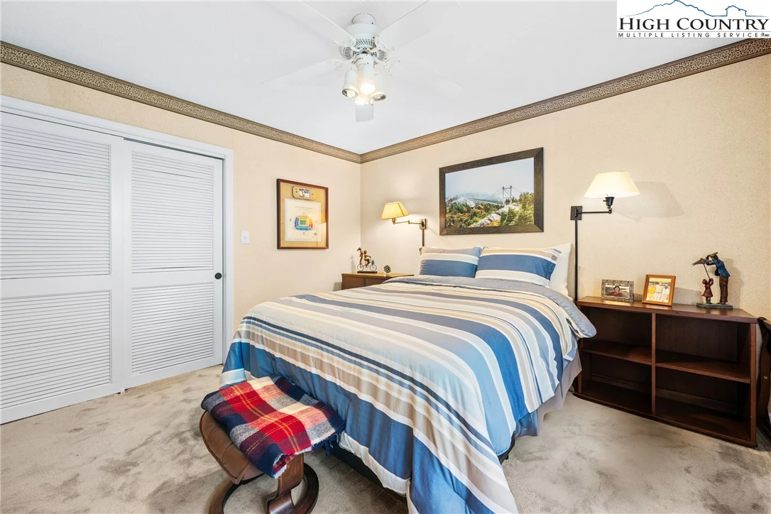 Image number 12 for the current listing