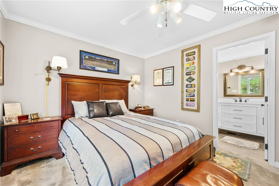 Image number 2 for the current listing