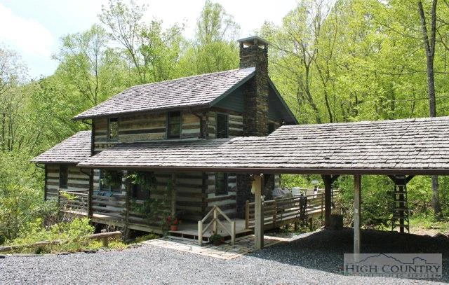 Image number 1 for the current listing