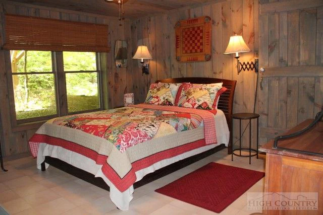 Image number 11 for the current listing