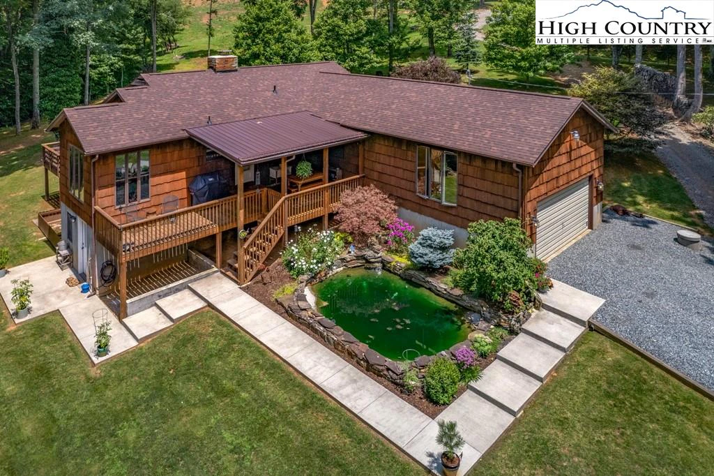 Image number 1 for the current listing