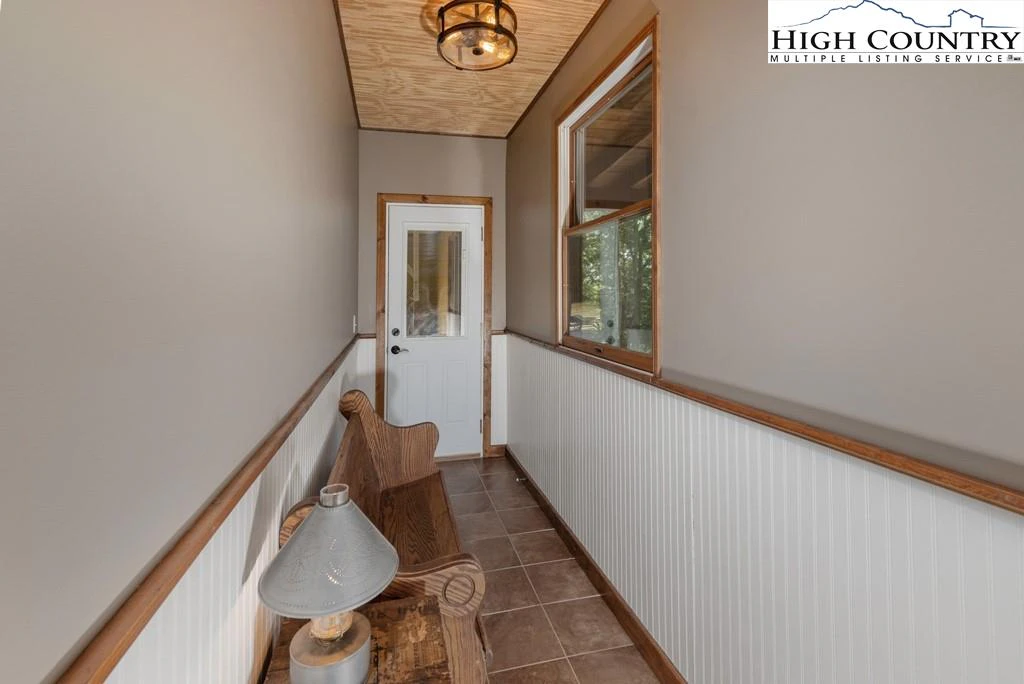 Image number 2 for the current listing