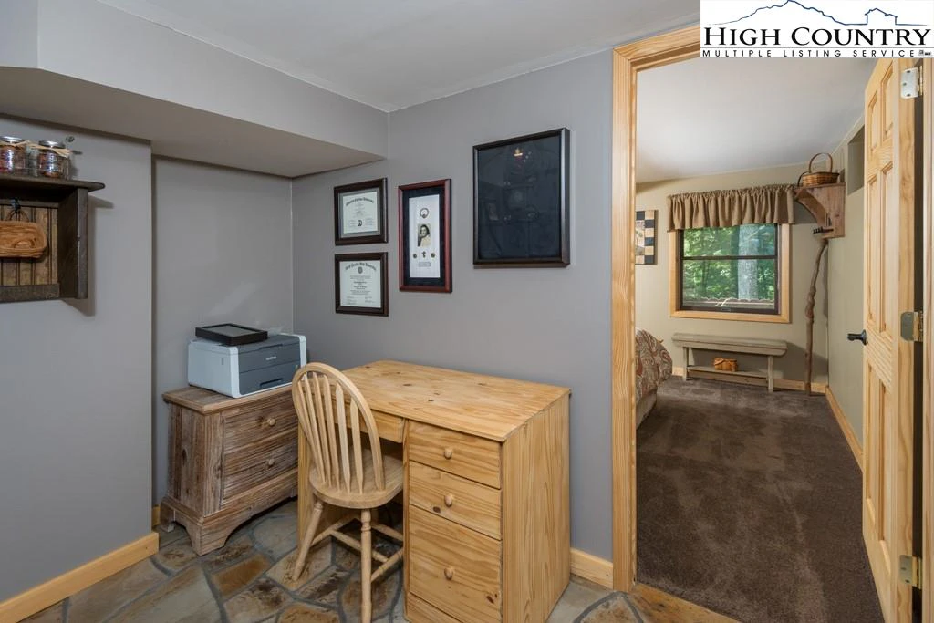 Image number 12 for the current listing