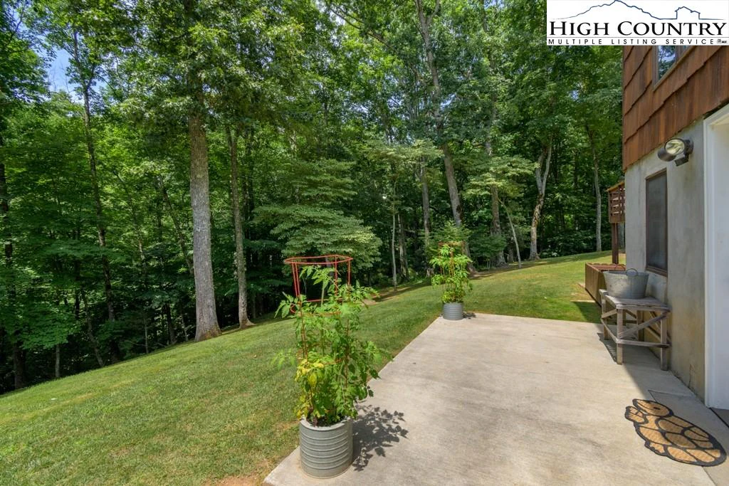 Image number 11 for the current listing