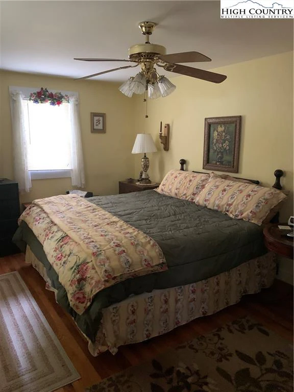 Image number 12 for the current listing
