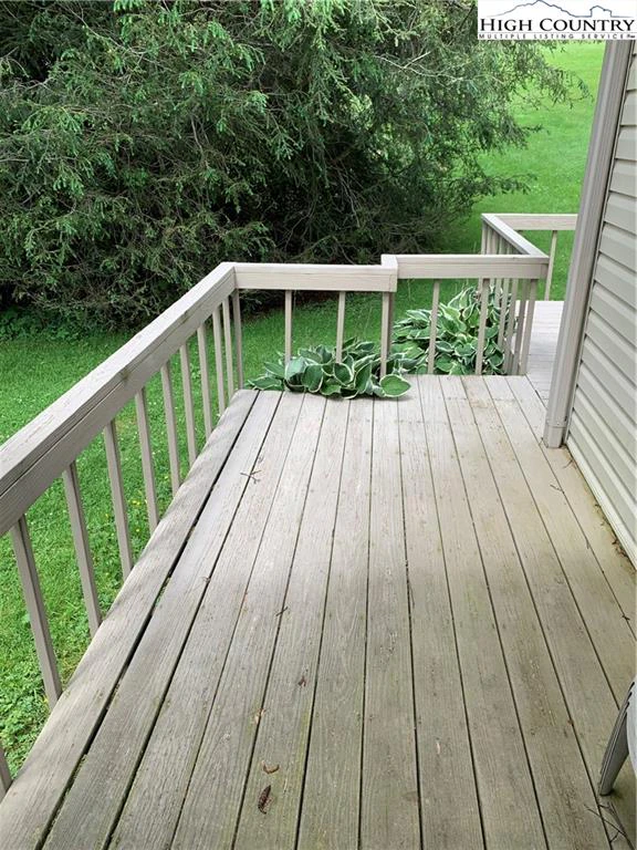 Image number 14 for the current listing