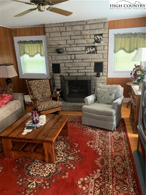 Image number 5 for the current listing