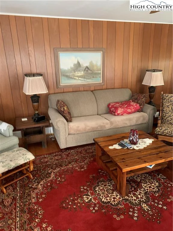 Image number 6 for the current listing