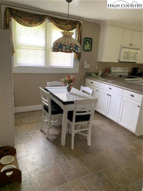 Image number 9 for the current listing