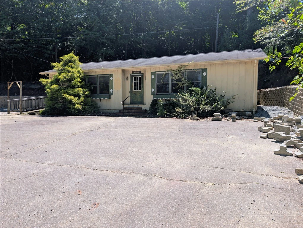 Image number 2 for the current listing