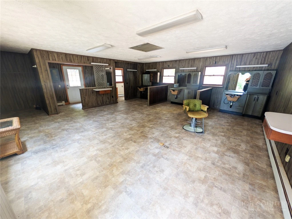 Image number 3 for the current listing