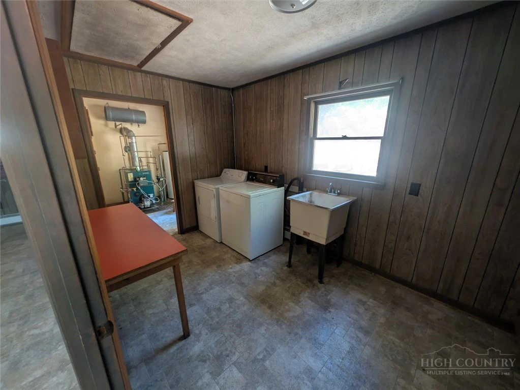 Image number 9 for the current listing