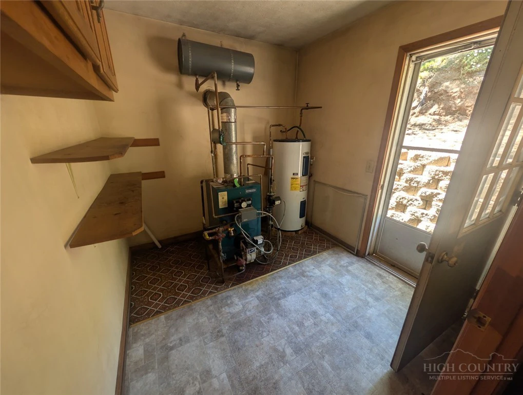Image number 11 for the current listing