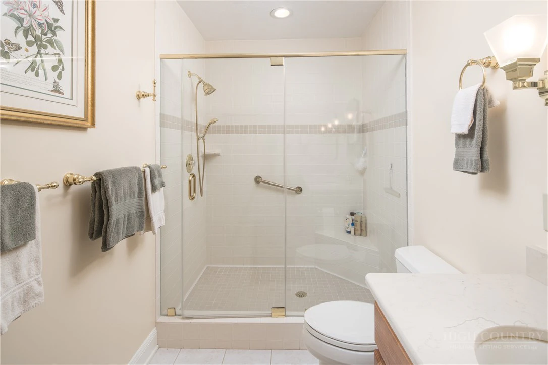 Image number 6 for the current listing