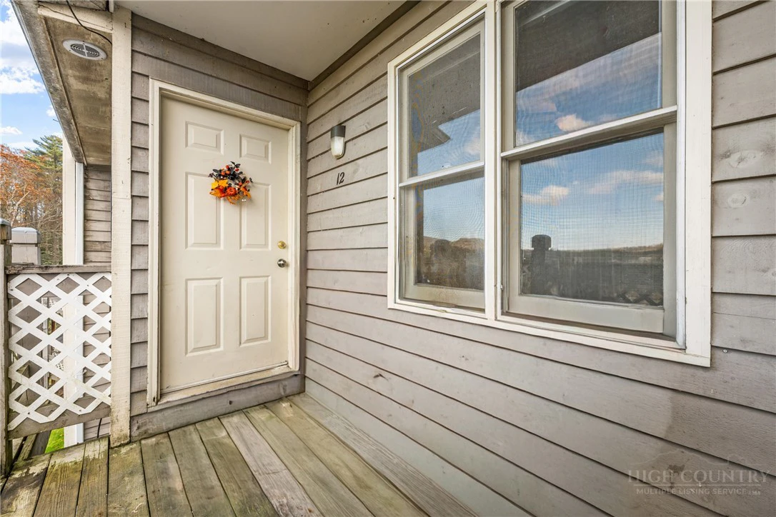 Image number 21 for the current listing