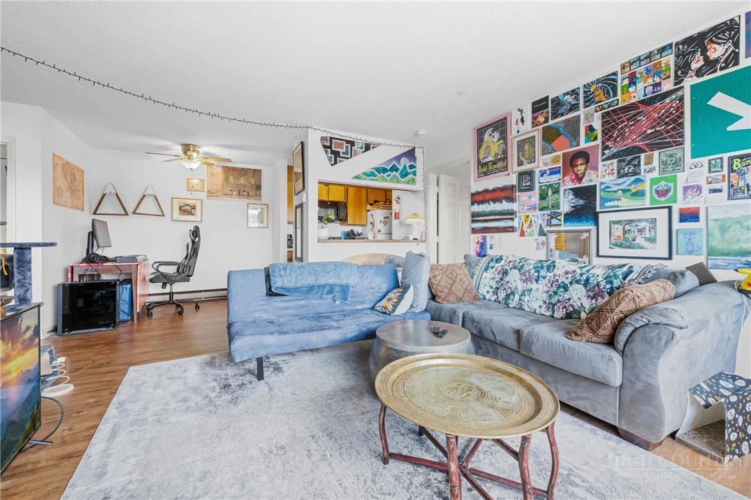 Image number 18 for the current listing