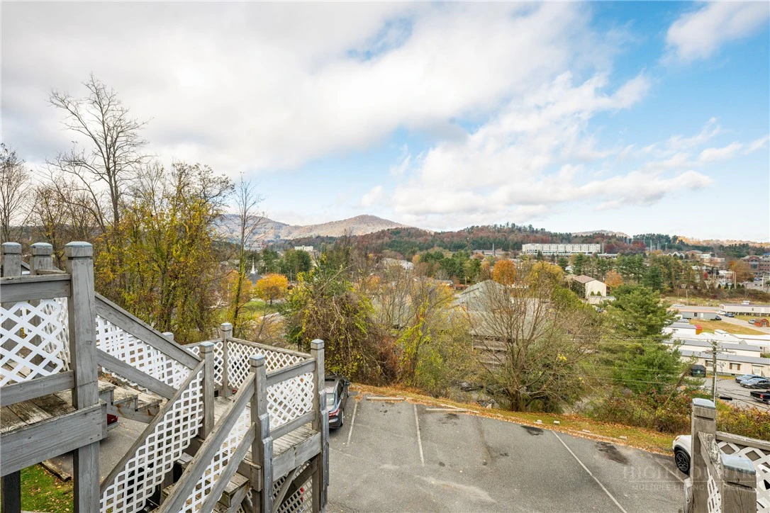 Image number 5 for the current listing