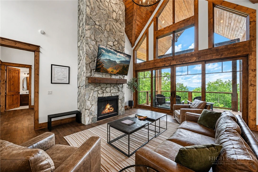 Image number 9 for the current listing