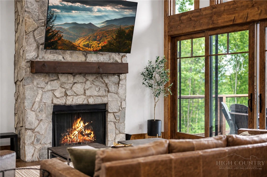 Image number 8 for the current listing