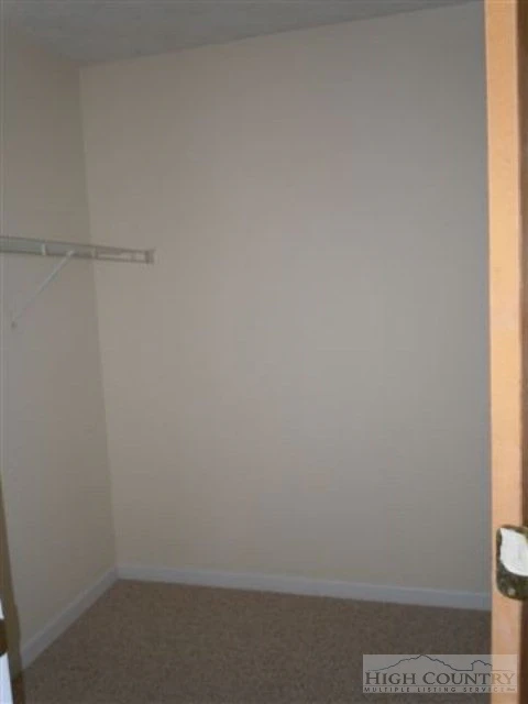 Image number 12 for the current listing