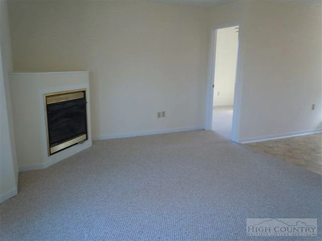 Image number 9 for the current listing