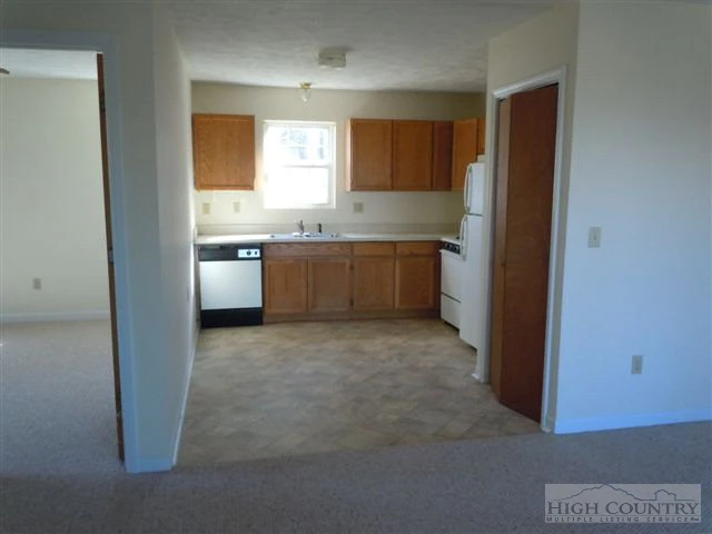 Image number 10 for the current listing
