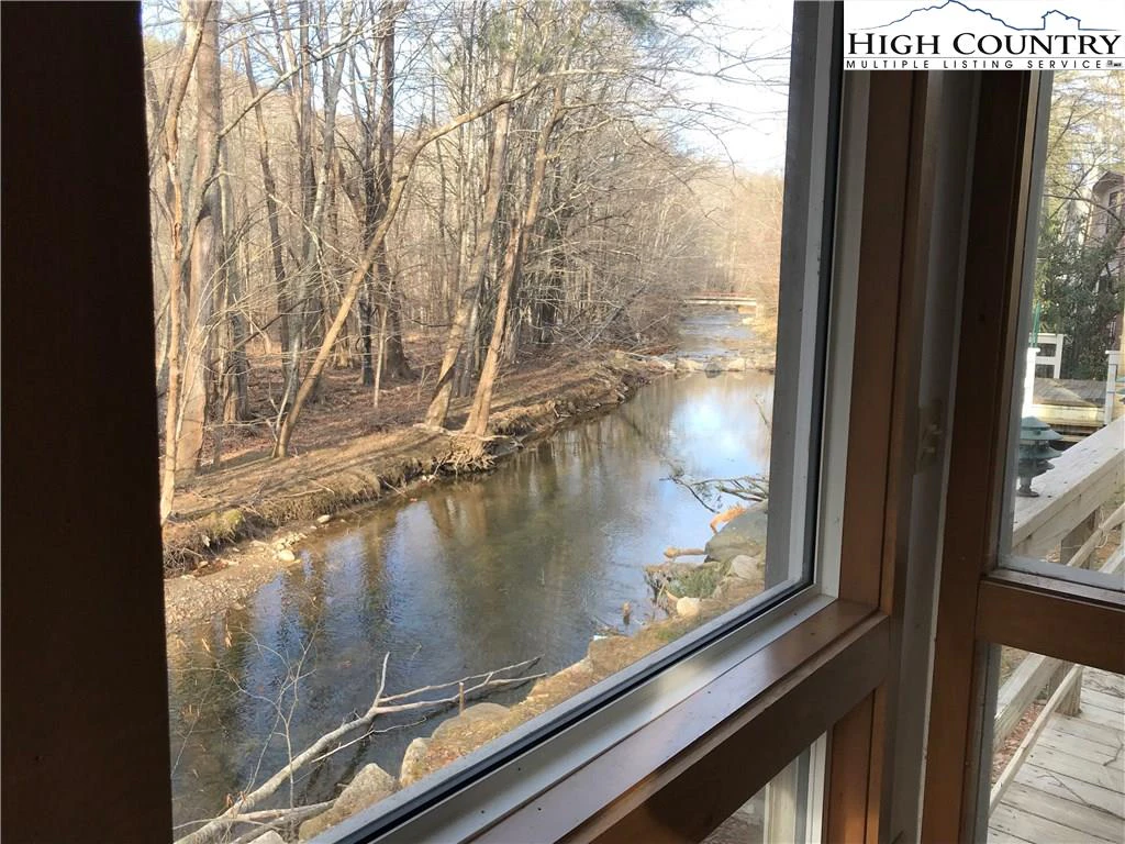 Image number 1 for the current listing