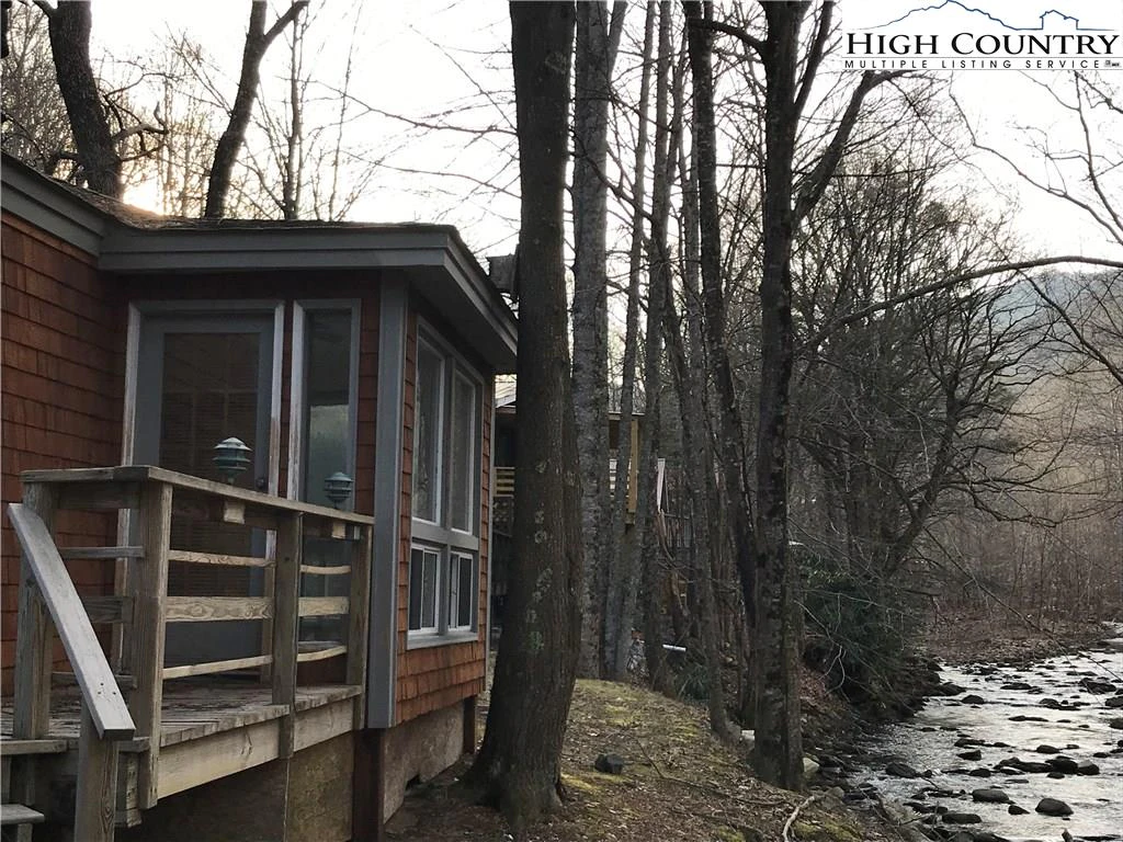 Image number 11 for the current listing