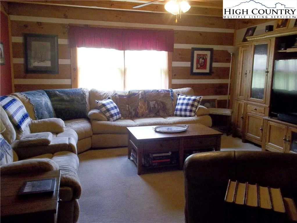 Image number 4 for the current listing