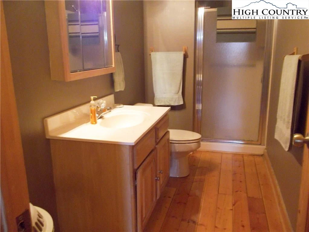 Image number 9 for the current listing