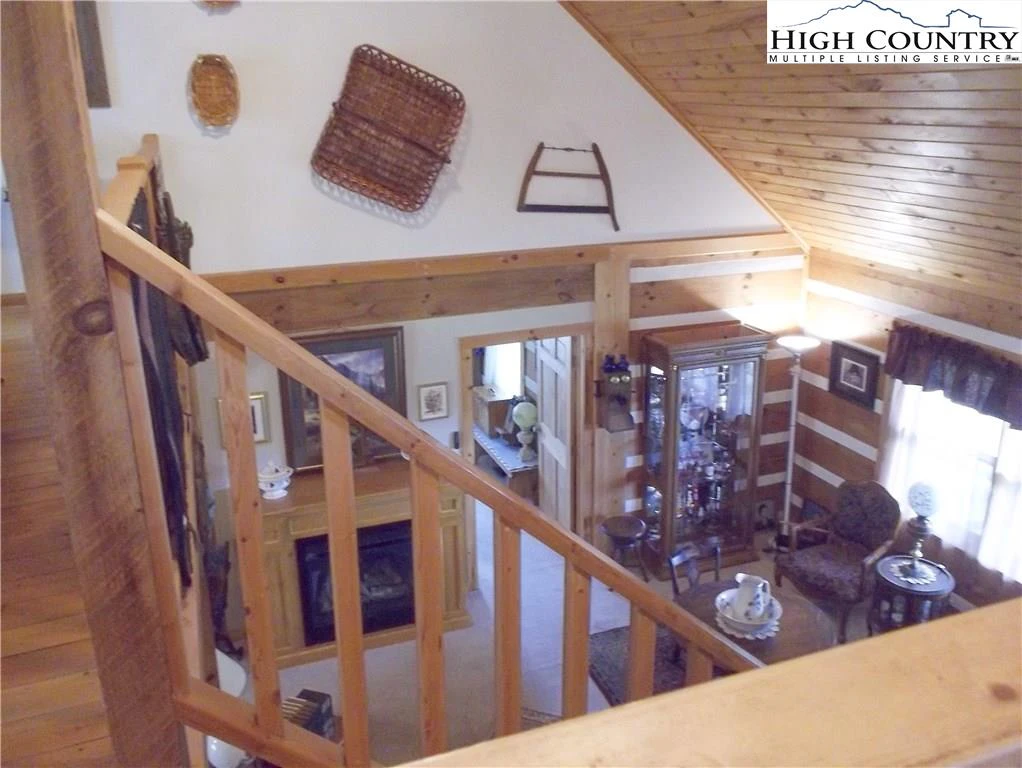 Image number 2 for the current listing