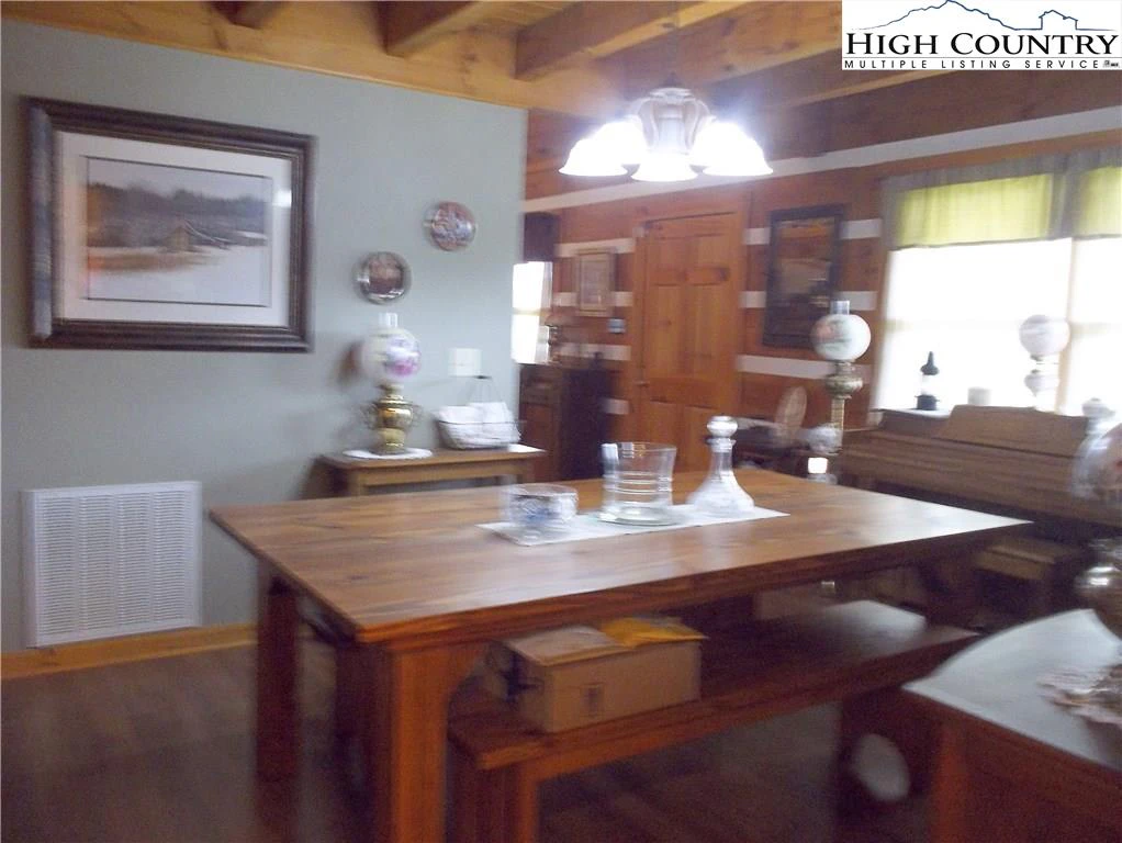Image number 16 for the current listing
